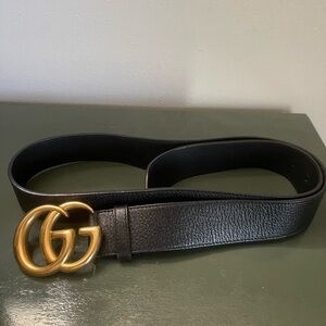 100% Authentic Gucci signature beautiful black leather belt.